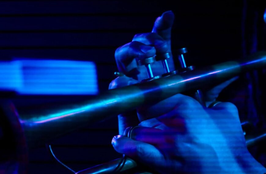 THEO CROKER – Photo Review