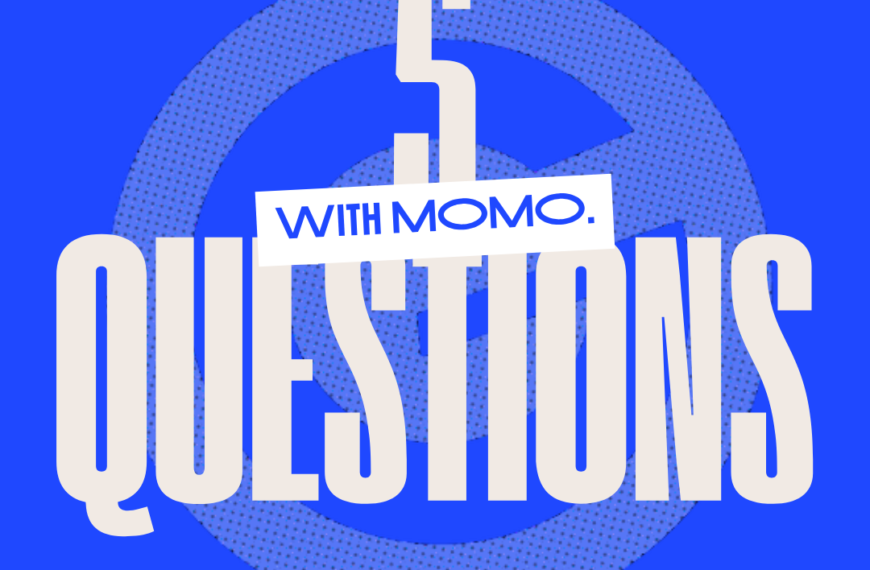 MOMO.