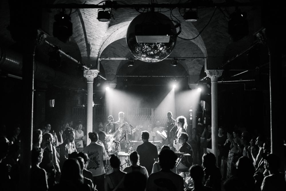 MOCKY & Friends: LA meets Berlin with special guest Theo Katzman (Vulfpeck) – Photo Review